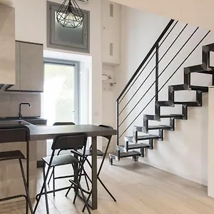 https://modern-loft-in-the-navigli-area.it-lombardy.com
